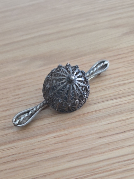 vintage brooch Jewelry - vintage filigree brooch featuring a delicate silver dome design